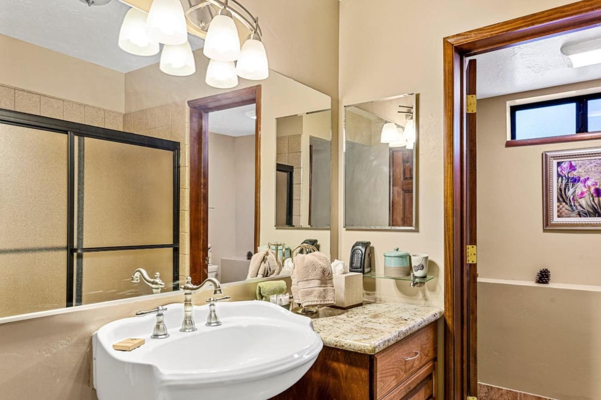 Sutter Ln By Avantstay Beautifully Remodeled Kitchen,4Cabin-Chic Bedrooms Blue Jay المظهر الخارجي الصورة